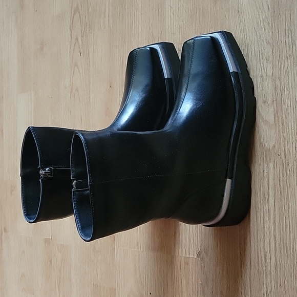 Azalea Wang Shoes - Azalea Wang Boots Size 7.5, Black & Chrome